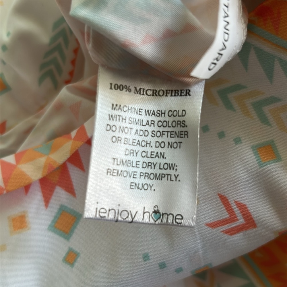 Geometric Patterned Queen Sheet set - Picture 7 of 7
